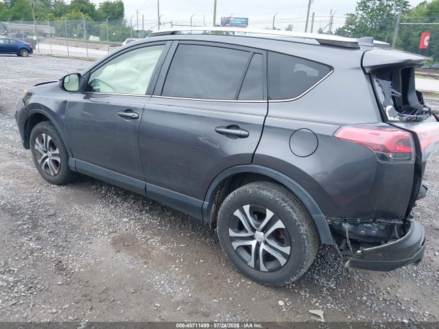 JTMZFREV0JJ154590 Toyota RAV4 LE