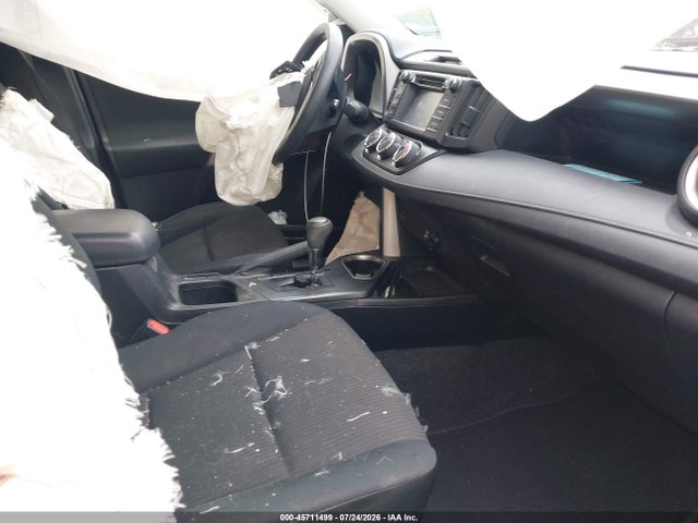 JTMZFREV0JJ154590 Toyota RAV4 LE