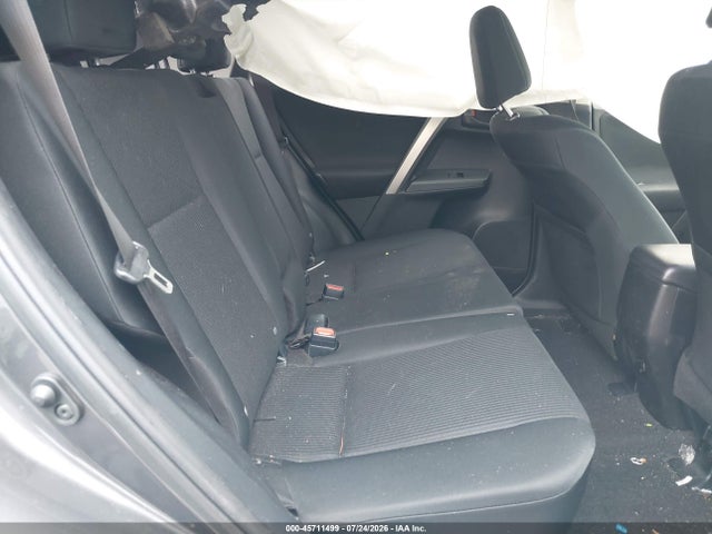 JTMZFREV0JJ154590 Toyota RAV4 LE
