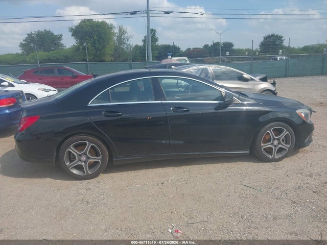 45711519 :رقم المزاد ، WDDSJ4GB5HN409717 vin ، 2017 Mercedes-benz Cla 250 4matic مزاد بيع