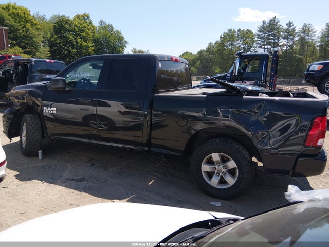 45711533 :رقم المزاد ، 1C6RR7FG2JS334571 vin ، 2018 Ram 1500 Express  4x4 6'4 Box مزاد بيع