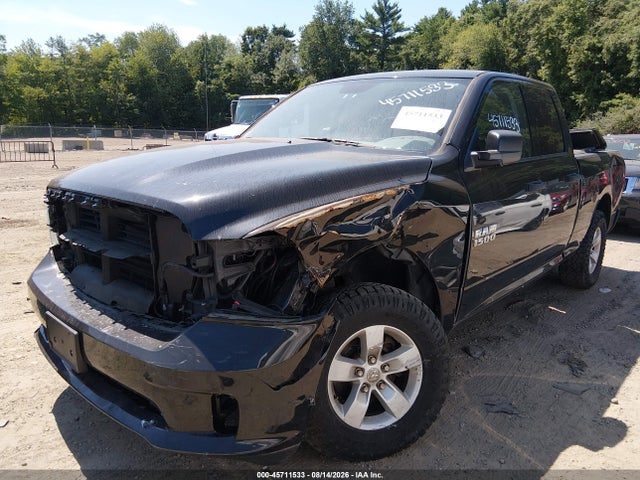 45711533 :رقم المزاد ، 1C6RR7FG2JS334571 vin ، 2018 Ram 1500 Express  4x4 6'4 Box مزاد بيع