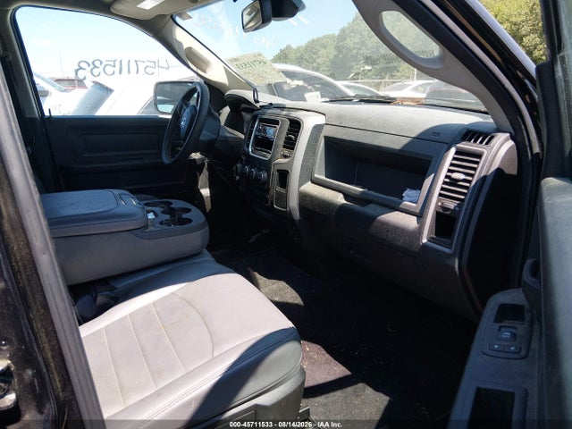 45711533 :رقم المزاد ، 1C6RR7FG2JS334571 vin ، 2018 Ram 1500 Express  4x4 6'4 Box مزاد بيع