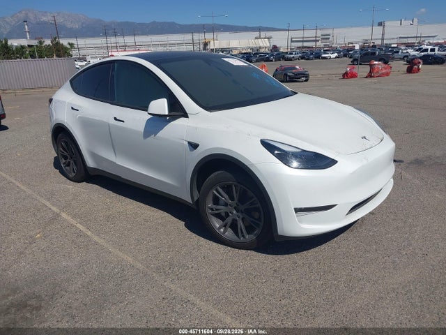 2024 Tesla Model Y Long Range Dual Motor All-wheel Drive მანქანა იყიდება აუქციონზე, vin: 7SAYGAEE1RF169051, აუქციონის ნომერი: 45711604