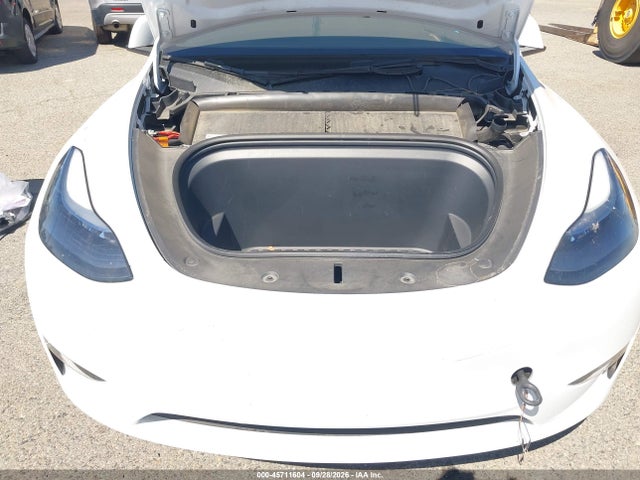 Продаж на аукціоні авто 2024 Tesla Model Y Long Range Dual Motor All-wheel Drive, vin: 7SAYGAEE1RF169051, номер лоту: 45711604