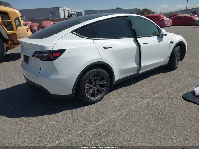 Продаж на аукціоні авто 2024 Tesla Model Y Long Range Dual Motor All-wheel Drive, vin: 7SAYGAEE1RF169051, номер лоту: 45711604