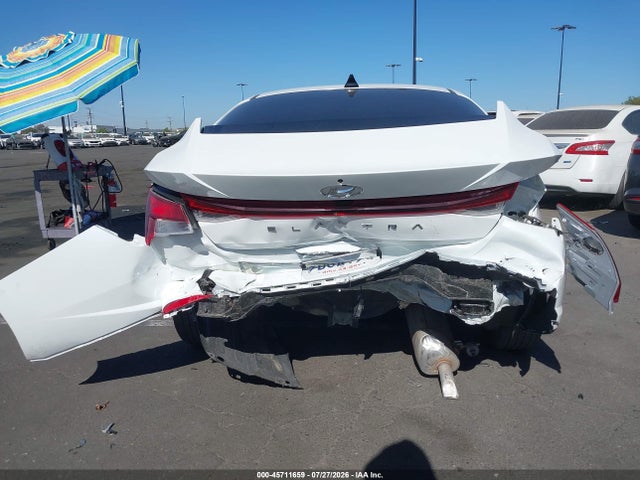 5NPLS4AG9PH097268 Hyundai ELANTRA SEL
