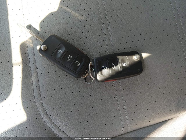 45711700 :رقم المزاد ، 1VWBP7A39DC151037 vin ، 2013 Volkswagen Passat 2.5l Se مزاد بيع