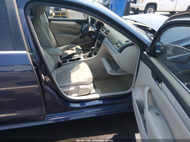 45711700 :رقم المزاد ، 1VWBP7A39DC151037 vin ، 2013 Volkswagen Passat 2.5l Se مزاد بيع