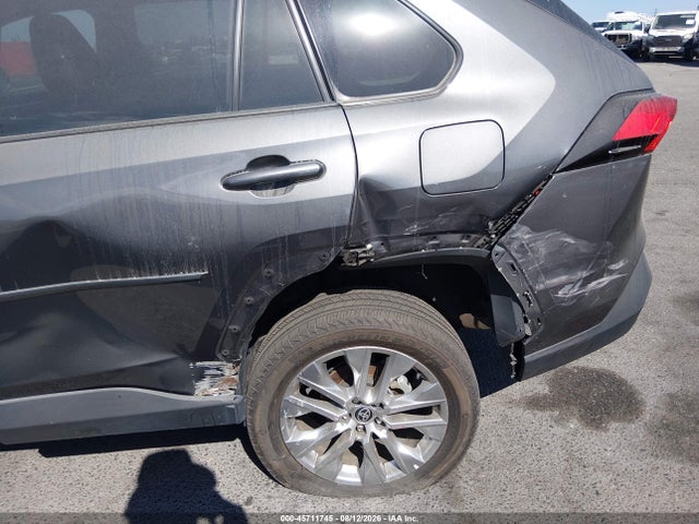 2T3C1RFV3RW305132 Toyota Rav4 Xle Premium