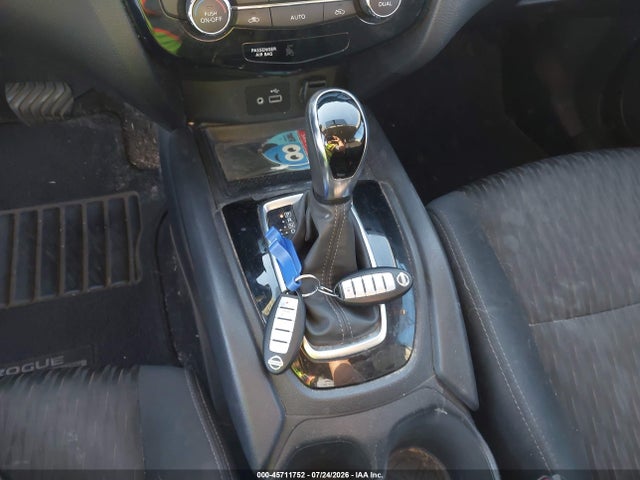 5N1AT2MT4JC721655 Nissan ROGUE SV