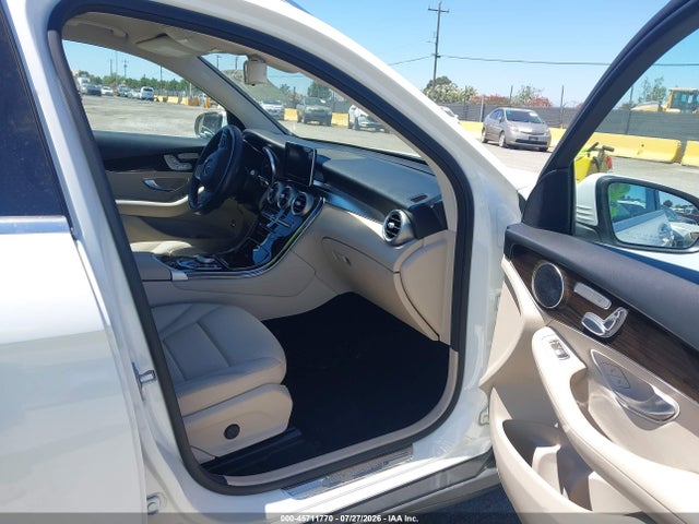 45711770 :رقم المزاد ، WDC0G4KB2KV173729 vin ، 2019 Mercedes-benz Glc 300 4matic مزاد بيع