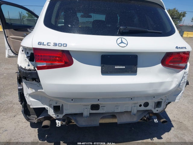 45711770 :رقم المزاد ، WDC0G4KB2KV173729 vin ، 2019 Mercedes-benz Glc 300 4matic مزاد بيع