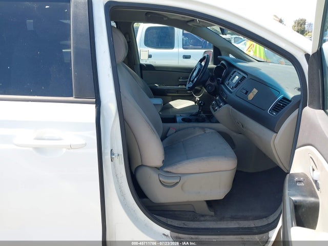 KIA SEDONA LX 2017 KNDMB5C15H6245687 Image 5