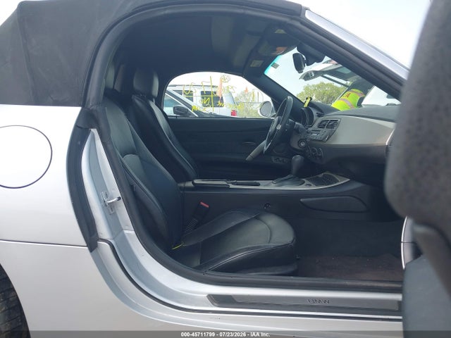 45711799 :رقم المزاد ، 4USBT33504LS49115 vin ، 2004 Bmw Z4 2.5i مزاد بيع