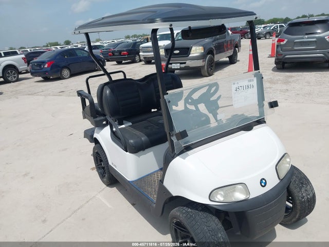 Ez-Go Golf Cart 2019 5524143 Image 2