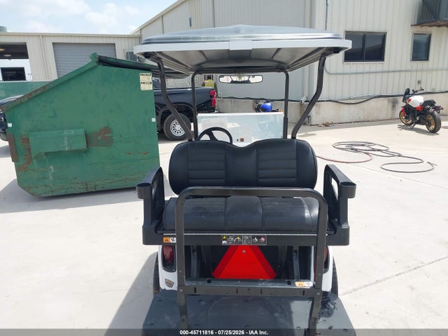Ez-Go Golf Cart 2019 5524143 Image 6