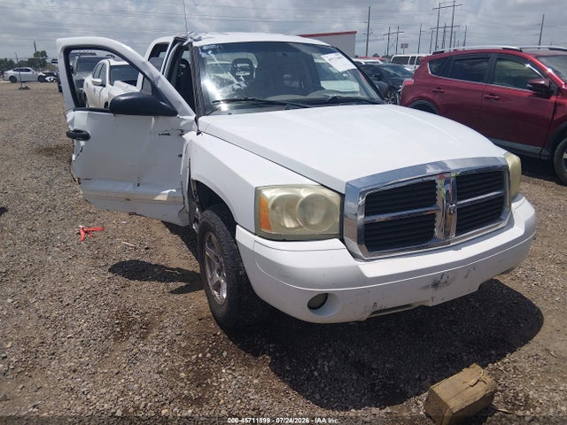 45711899 :رقم المزاد ، 1D7HE48N65S261579 vin ، 2005 Dodge Dakota Slt مزاد بيع