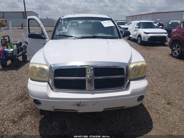 45711899 :رقم المزاد ، 1D7HE48N65S261579 vin ، 2005 Dodge Dakota Slt مزاد بيع