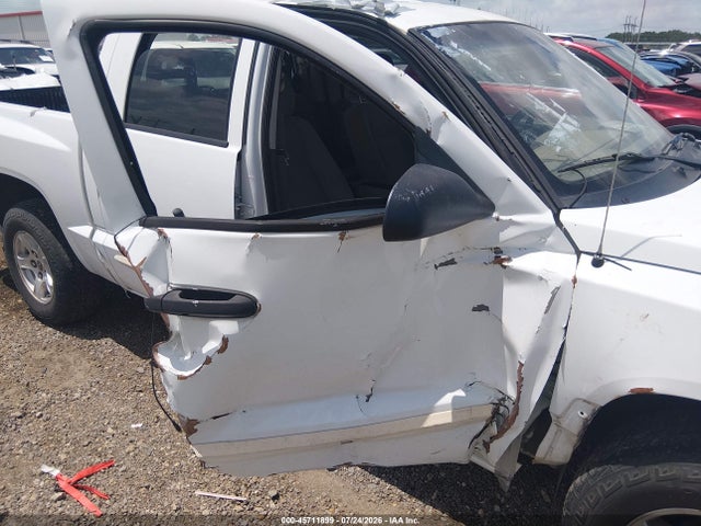 45711899 :رقم المزاد ، 1D7HE48N65S261579 vin ، 2005 Dodge Dakota Slt مزاد بيع
