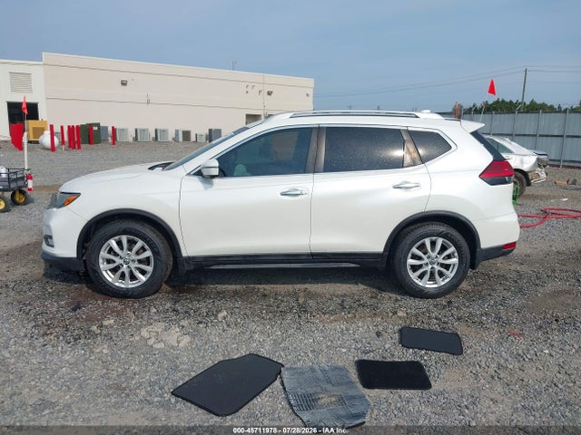 45711978 :رقم المزاد ، 5N1AT2MT4HC878273 vin ، 2017 Nissan Rogue Sv مزاد بيع