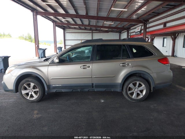 45712031 :رقم المزاد ، 4S4BRBDC1E3236155 vin ، 2014 Subaru Outback 2.5i Premium مزاد بيع