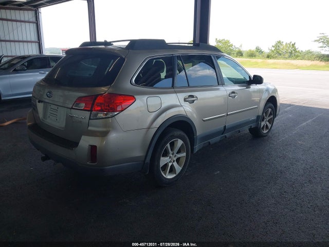 45712031 :رقم المزاد ، 4S4BRBDC1E3236155 vin ، 2014 Subaru Outback 2.5i Premium مزاد بيع