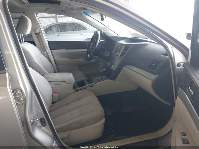 45712031 :رقم المزاد ، 4S4BRBDC1E3236155 vin ، 2014 Subaru Outback 2.5i Premium مزاد بيع