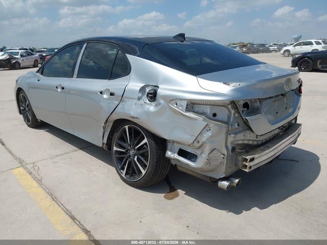 4T1B61HK6JU099125 Toyota CAMRY XSE