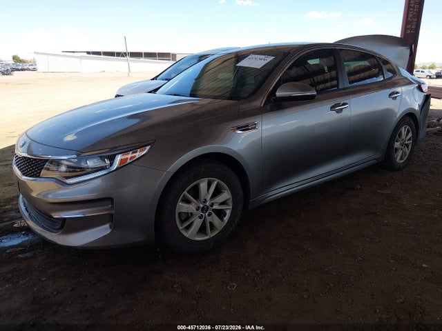 KIA Optima 2018 5XXGT4L33JG206139 Image 2