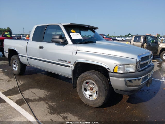 45712195 :رقم المزاد ، 1B7HF13Z7XJ594253 vin ، 1999 Dodge Ram 1500 St مزاد بيع