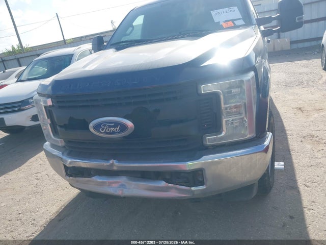 45712203 :رقم المزاد ، 1FT7X2B6XJEC69036 vin ، 2018 Ford F-250 Xl مزاد بيع