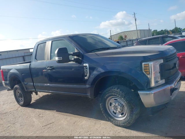 45712203 :رقم المزاد ، 1FT7X2B6XJEC69036 vin ، 2018 Ford F-250 Xl مزاد بيع