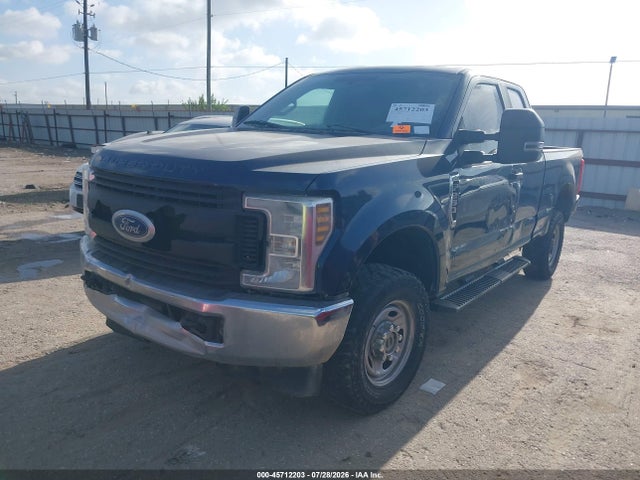 45712203 :رقم المزاد ، 1FT7X2B6XJEC69036 vin ، 2018 Ford F-250 Xl مزاد بيع