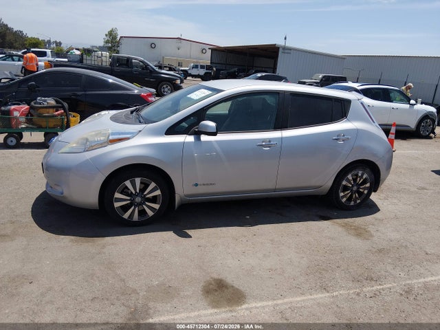 45712304 :رقم المزاد ، 1N4AZ0CP9FC323690 vin ، 2015 Nissan Leaf Sv مزاد بيع
