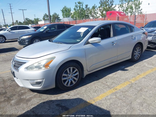 Nissan Altima 2.5 S 2014 1N4AL3AP4EC133963 Image 2