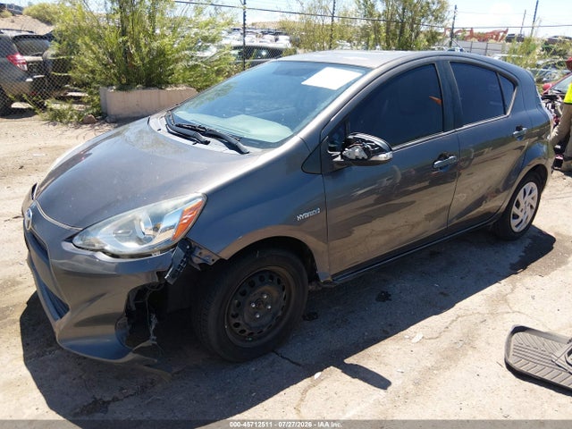 Toyota Prius C One 2015 JTDKDTB36F1103786 Image 2