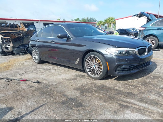 45712571 :رقم المزاد ، WBAJA7C59JWA73156 vin ، 2018 Bmw 530i Xdrive مزاد بيع