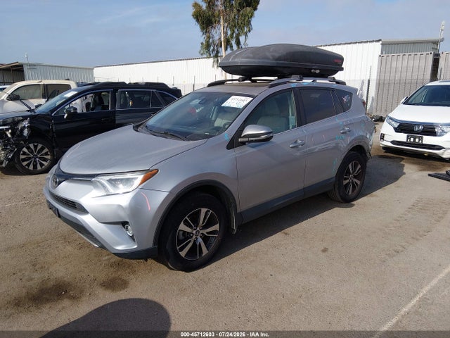 Toyota Rav4 Xle 2017 2T3RFREV9HW643260 Image 2