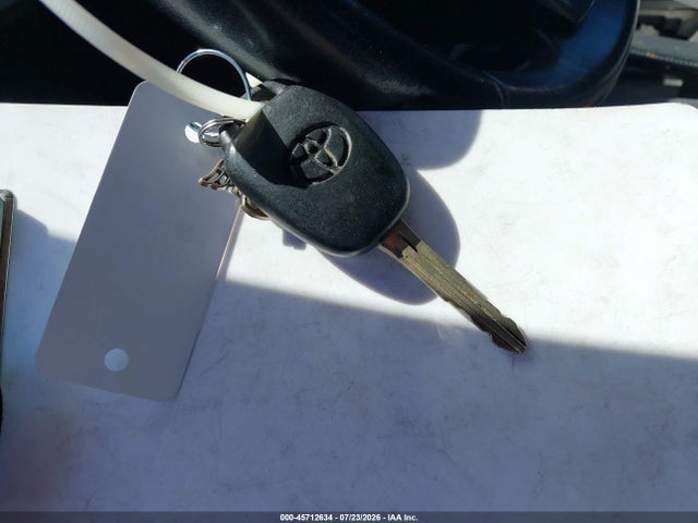 2T3WFREV7GW262413 Toyota Rav4 Xle