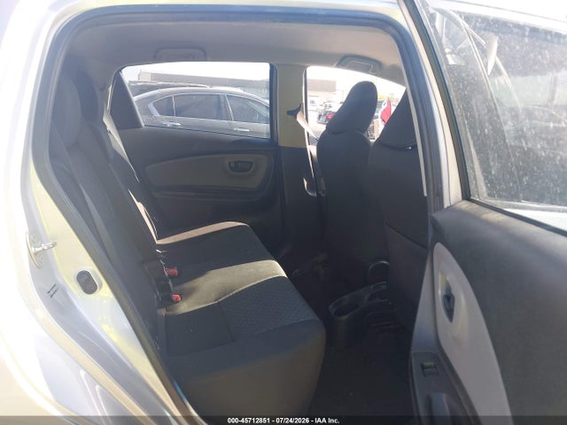 VNKKTUD39FA045380 Toyota YARIS L