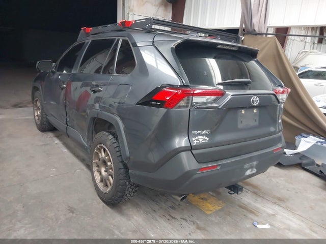 Toyota RAV4 LE 2020 JTMH1RFV6LD057002 Image 3