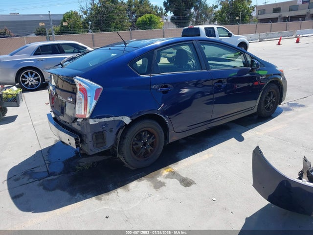 Toyota Prius Two 2015 JTDKN3DU0F1950077 Image 4
