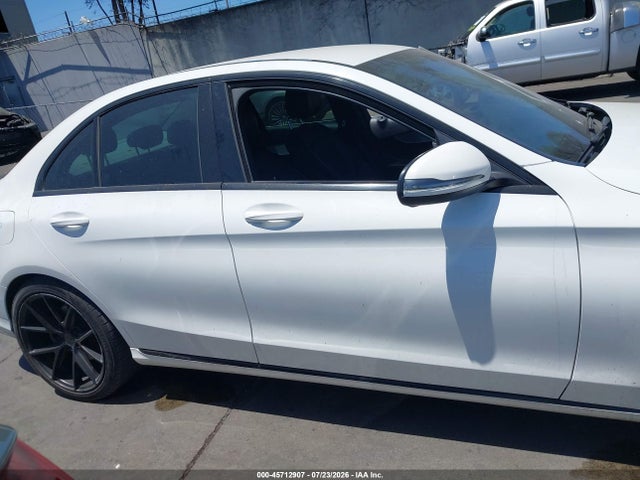 55SWF4JB8GU157978 Mercedes-Benz C 300