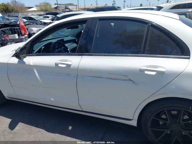 55SWF4JB8GU157978 Mercedes-Benz C 300