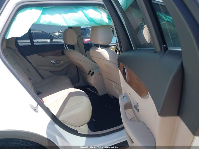 45712949 :رقم المزاد ، WDC0G4JB6KV174562 vin ، 2019 Mercedes-benz Glc 300 مزاد بيع