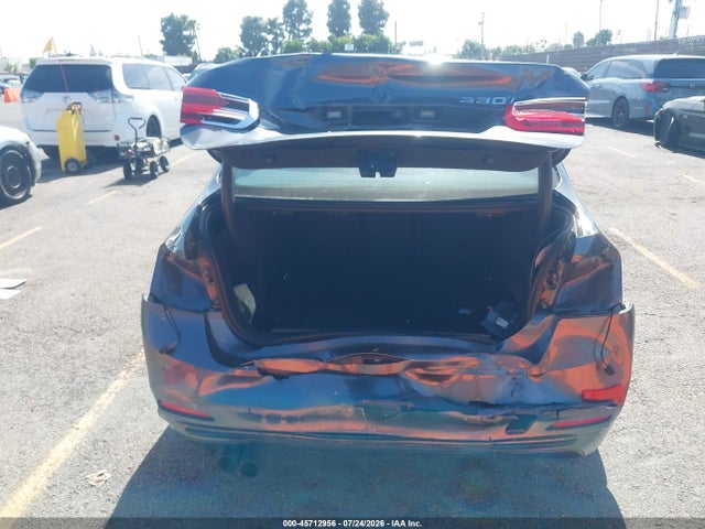 BMW 330I 2018 WBA8B9C52JEE82256 Image 16
