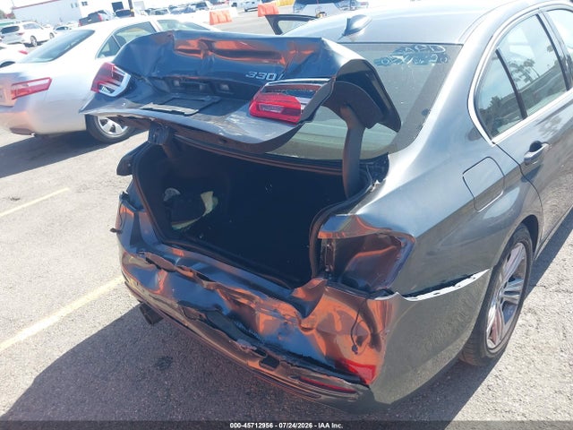 BMW 330I 2018 WBA8B9C52JEE82256 Image 17