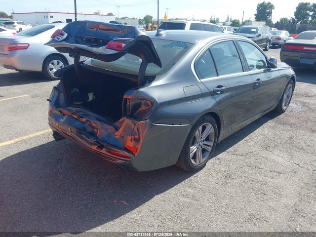 BMW 330I 2018 WBA8B9C52JEE82256 Image 4