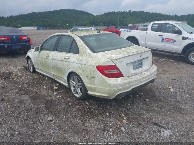 2013 Mercedes-benz C 300 Sport 4matic მანქანა იყიდება აუქციონზე, vin: WDDGF8ABXDR278035, აუქციონის ნომერი: 45713075